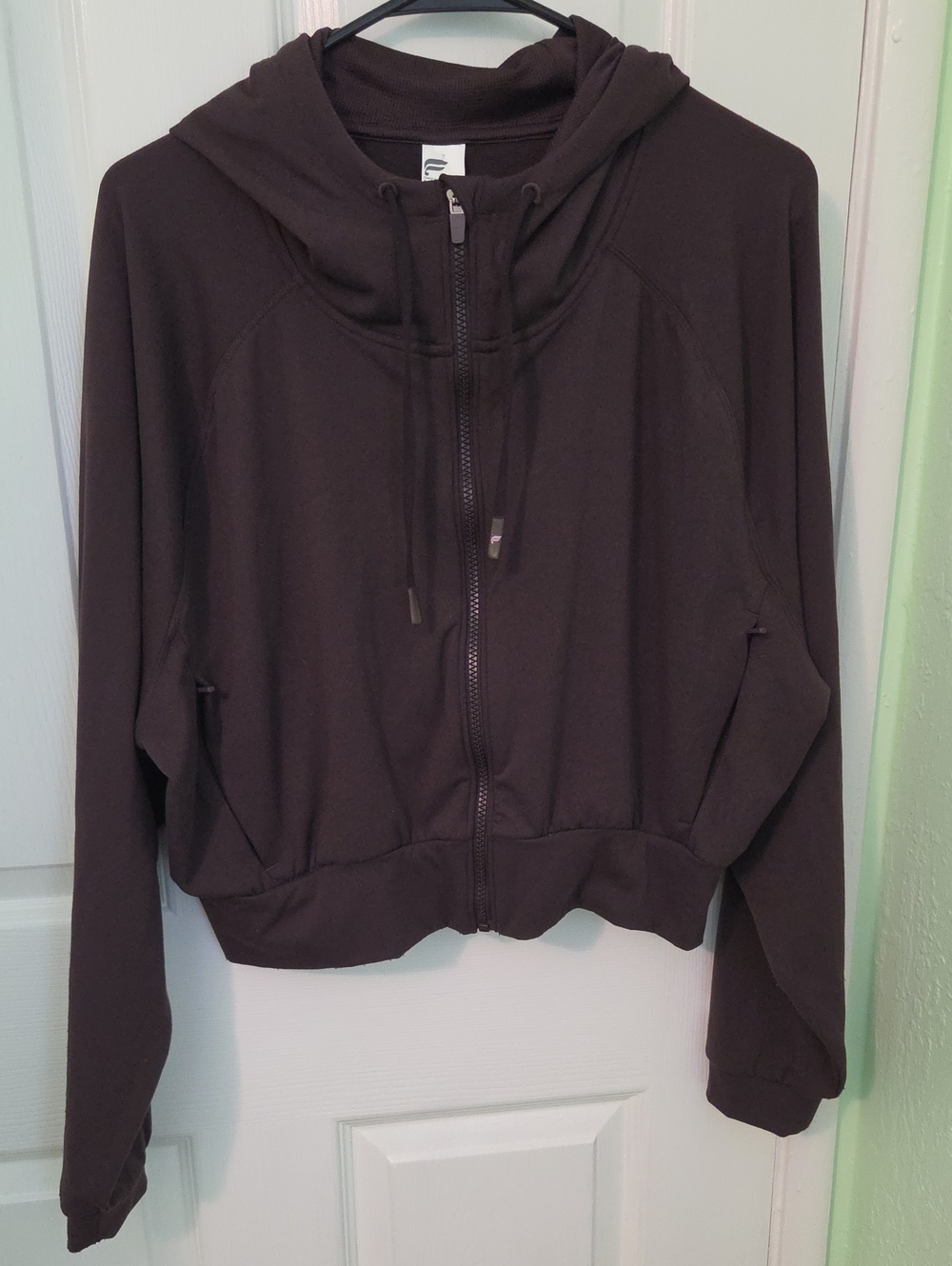 Fabletics FULL-ZIP CROPPED HOODIE, Plum Women’s Medium Athletic